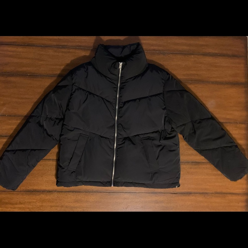 Women’s Black Puffer Jacker